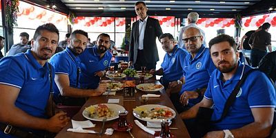 Büyükşehir Belediyespor Kulübü Voleybol Takımına Kahvaltı Morali